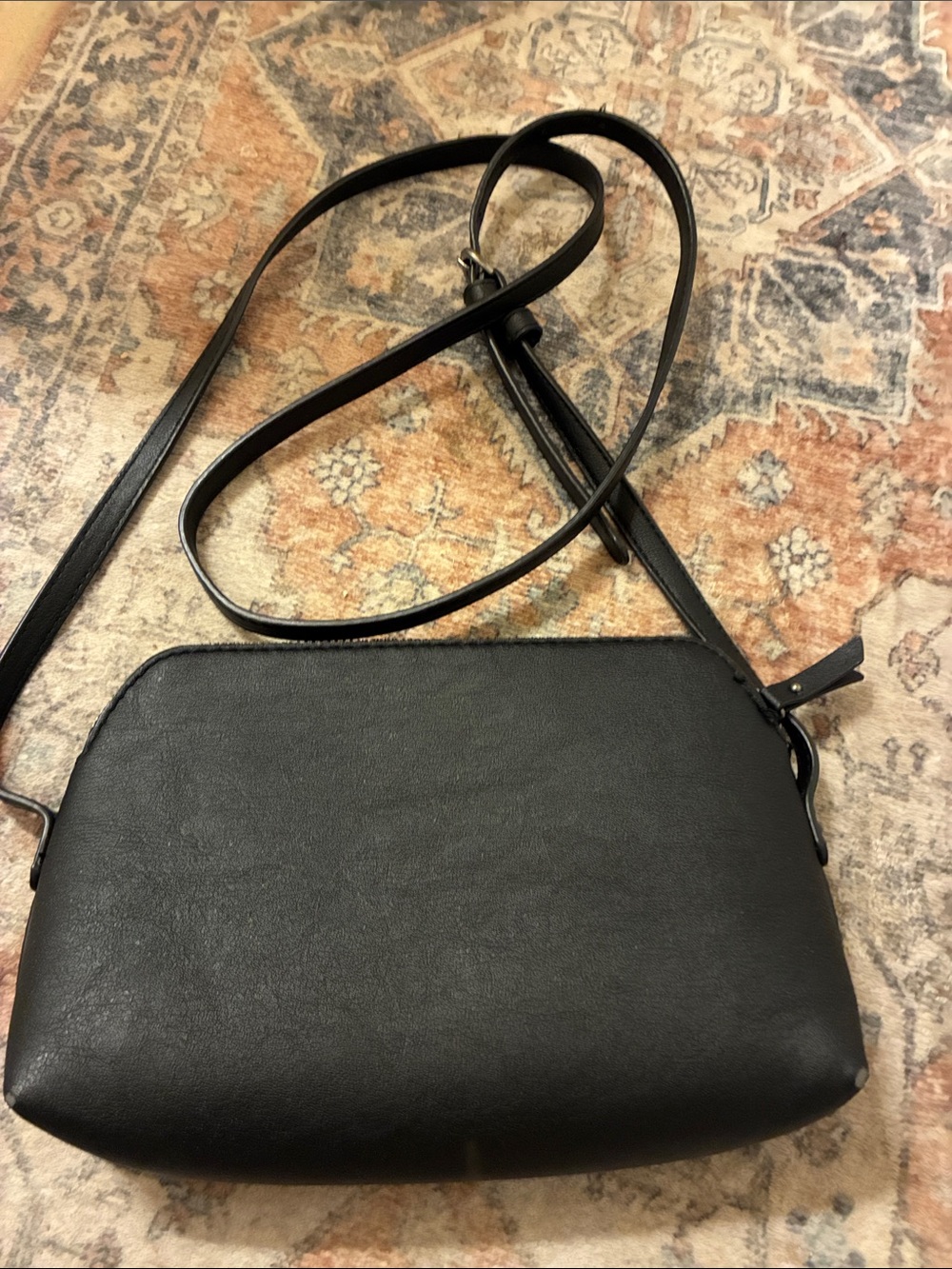 Universal Thread Black Leather Crossbody Bag‎